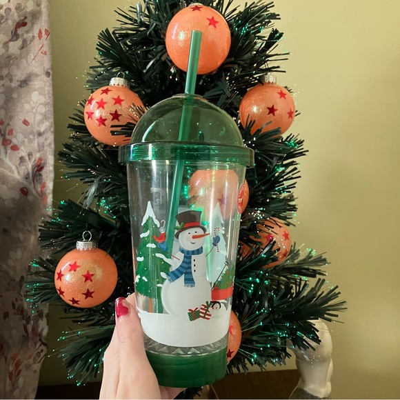 NEW LIGHT UP CHRISTMAS SCENE CUP - Picture 3 of 8